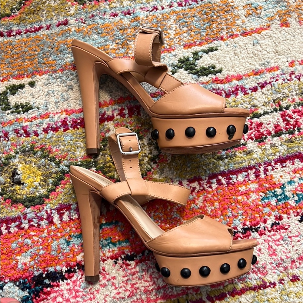 Loeffler Randall platforms, unique style & so comfy! Size 37 or US size 7